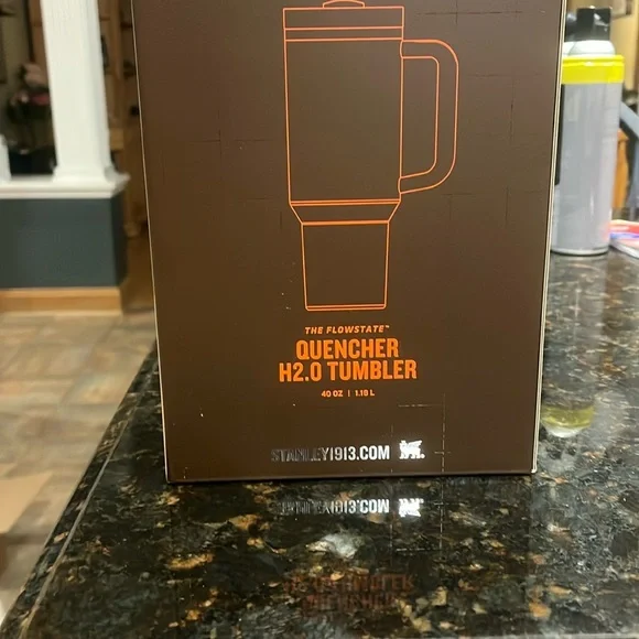 NWT Stanley 1913 Post Malone Collab Camo Insulated Mug with Handle & keychain - Picture 9 of 11